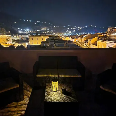 阿尔博吉耶洛伊欧利住宅酒店
