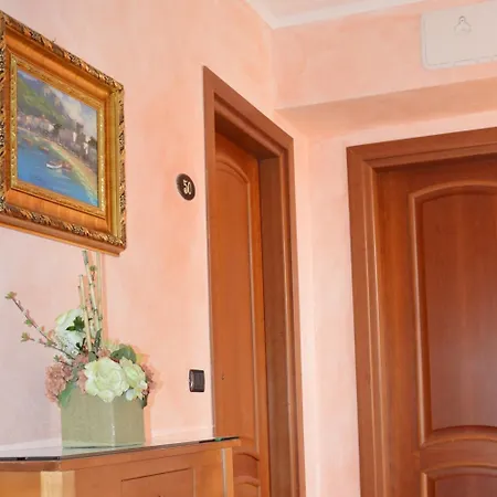 Alberghiero Eolie Апарт-отель Липари