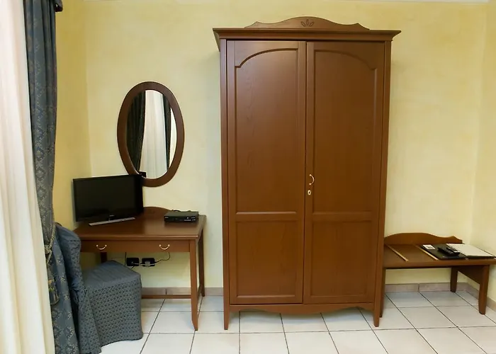 Aparthotel Alberghiero Eolie 4*